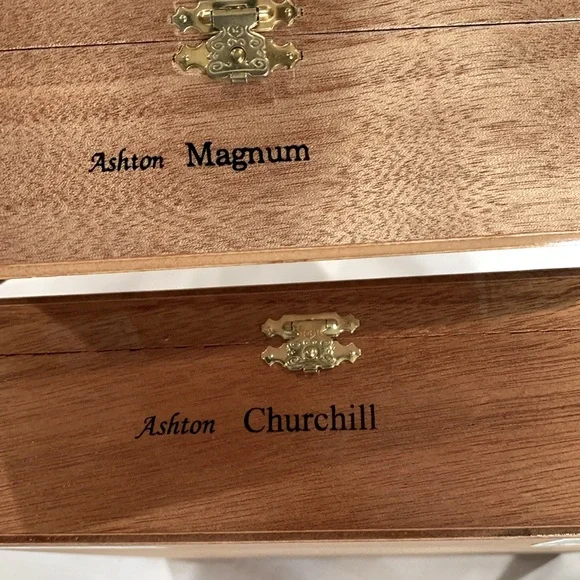 🔹Ashton Large Ceramic Ashtray… - Picture 8 of 10